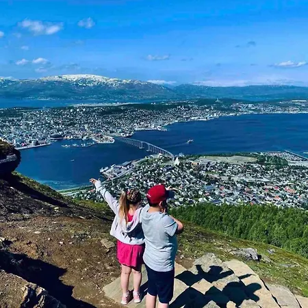 And Cozy For 2 People In The Heart Of * Tromsdalen